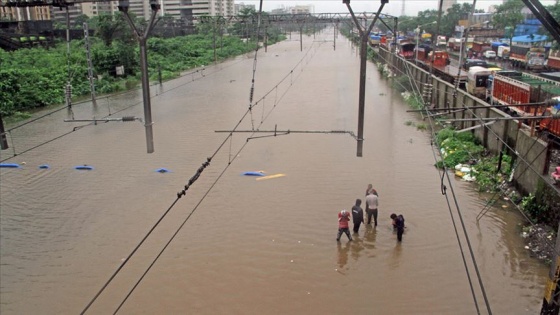 Muson yağmurlarında hayatını kaybedenlerin sayısı 140'a yükseldi