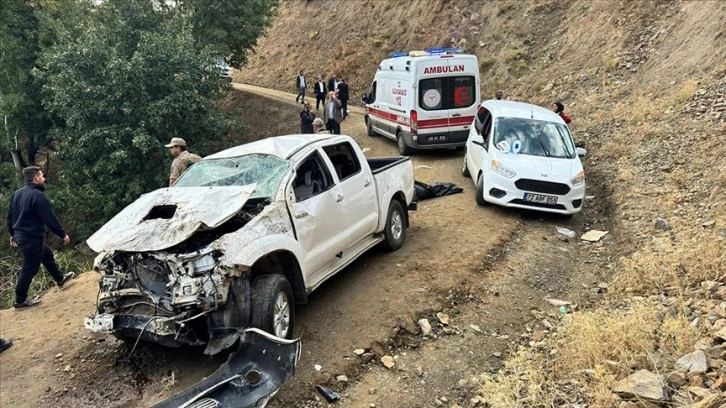 Muş'ta şehit askerin yakınlarının bulunduğu pikabın devrilmesi sonucu 2 kişi öldü, 4 kişi yaralandı