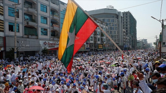 Myanmar'da askeri yönetime karşı kurulan 'sivil hükümet' silahlı savunma birliği oluş