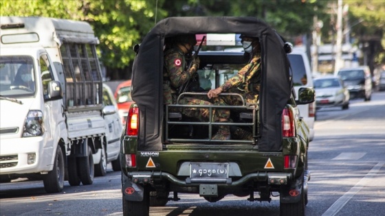 Myanmar'da bilgisayar korsanları, orduya ait sitelere saldırdı