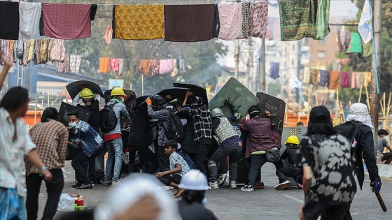 Myanmar&#039;da cunta muhalifi liderden &#039;protestocuları orduya karşı savunma&#039; sözü