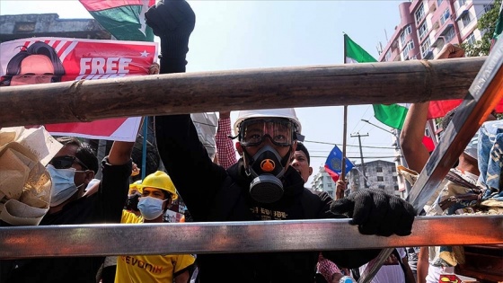 Myanmar’da darbe karşıtı gösterilerde çok sayıda kişi tutuklandı