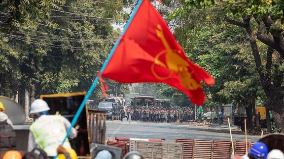 Myanmar&#039;da protestoları destekleyen 20 ünlü hakkında gözaltı kararı çıkarıldı