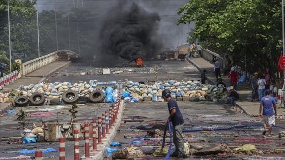 Myanmar'da son 24 saatte düzenlenen protestolarda 23 kişi yaşamını yitirdi