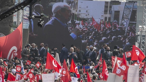 Nahda Hareketi siyasi krizin yaşandığı Tunus'ta ulusal diyaloğa ihtiyaç duyulduğunu bildirdi