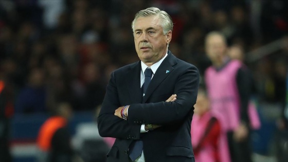 Napoli teknik direktör Carlo Ancelotti ile yollarını ayırdı