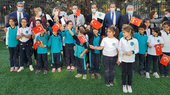 NATO PA Türk heyeti TMV Gürcistan Uluslararası Maarif Okullarını ziyaret etti