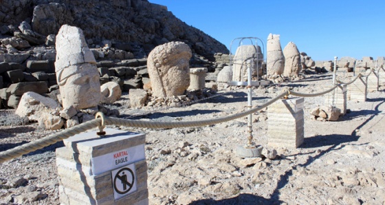 Nemrut Dağı'ndaki devasa heykeller artık zarar görmeyecek