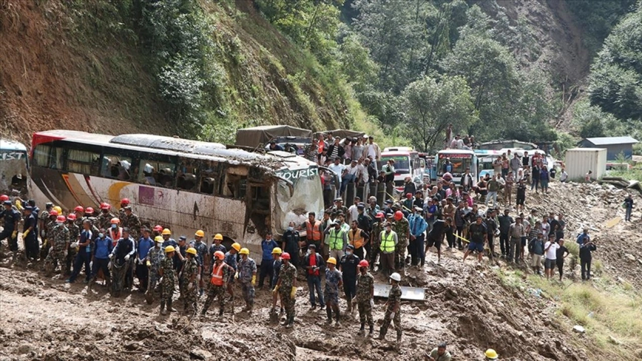 Nepal'deki heyelan ve sellerde 193 kişi hayatını kaybetti