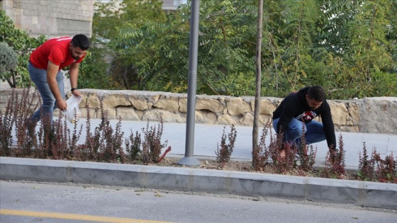 Nevşehir halkı daha temiz çevre için 'izmarit' topluyor