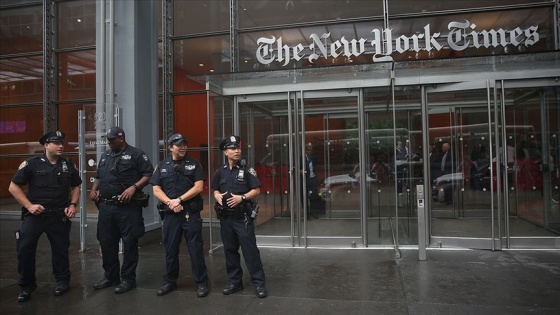 New York Times önündeki iklim protestosunda 70 gözaltı