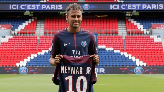 Neymar'ın yeni forması satış rekoru kırdı