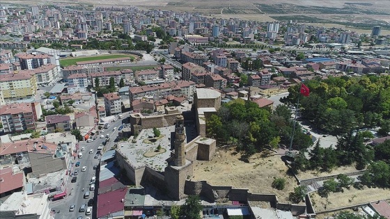 Niğde'de kamu kurum ve kuruluşlarında mesai düzenlemesine gidildi