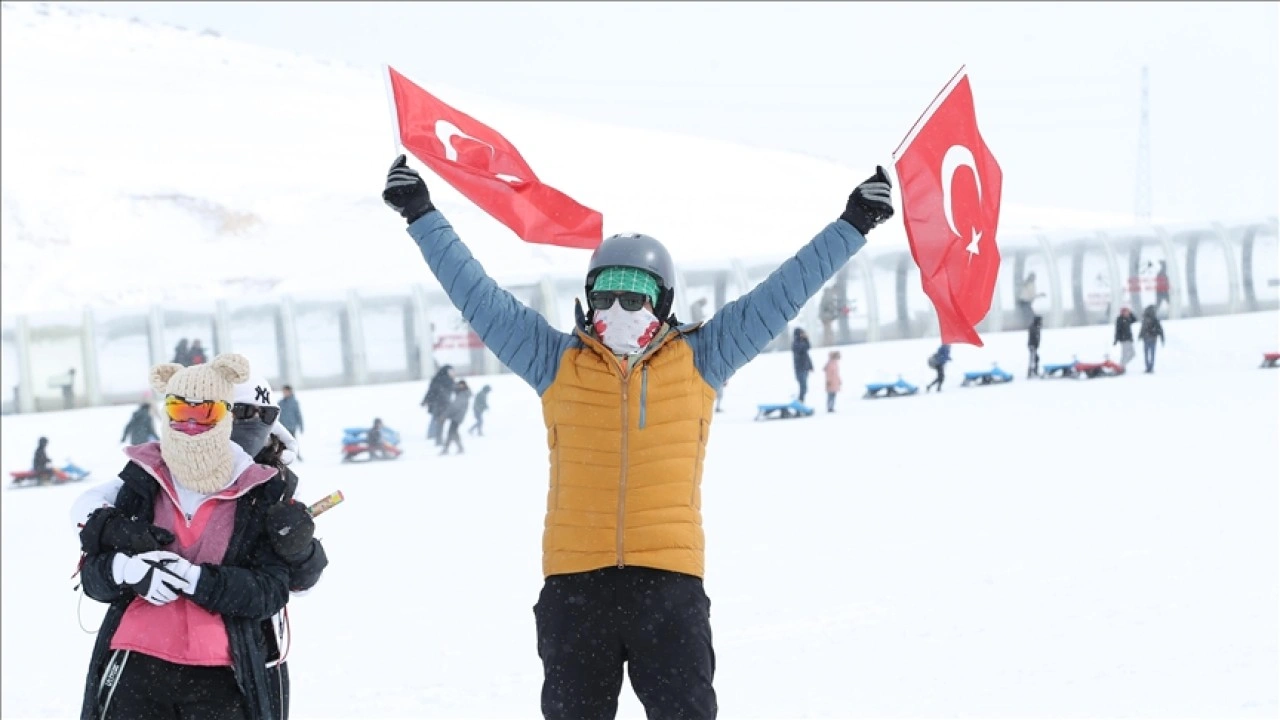 Niğde'de "Kardan Adam Şenliği" düzenlendi