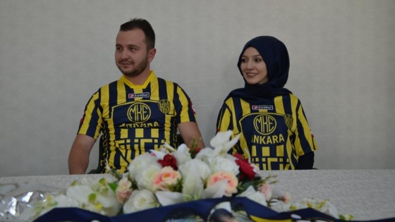 Nikah masasına Ankaragücü formasıyla oturdular