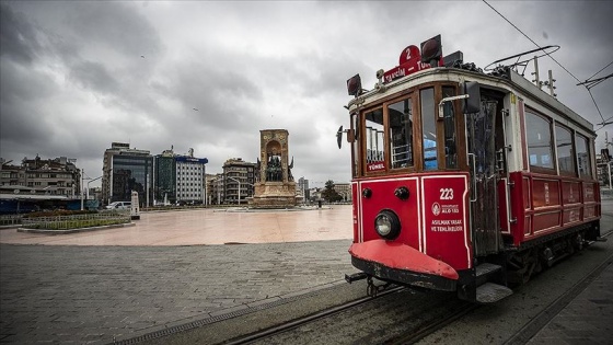 Nostaljik tramvay yolcusuz kaldı