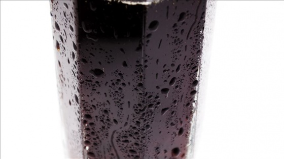 Obeziteyle mücadelede 'şekerli içeceklere vergi artırımı' önerisi