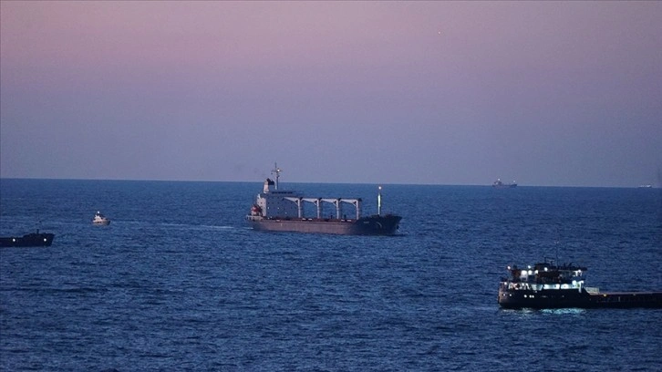 Odessa'dan gelen kuru yük gemisi Razoni İstanbul Boğazı Karadeniz girişine ulaştı