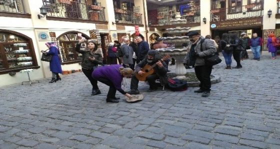 Odunpazarı'nın ilkokul mezunu marifetli gitarcısı