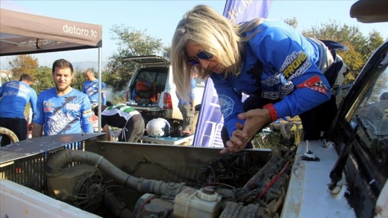 Off-road parkurlarının kadın pilotları takdir topluyor