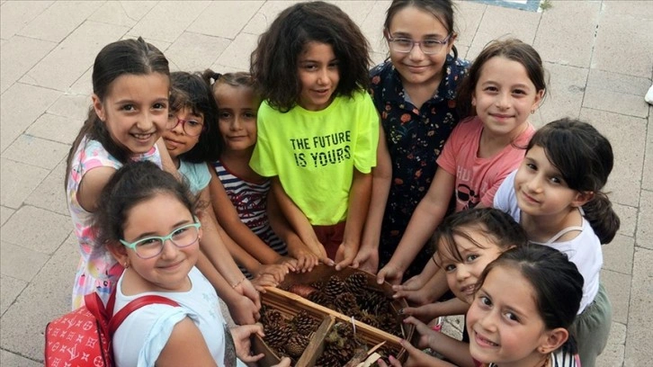 Öğrenciler canlıların yaşamını 'Böcek oteli'nde gözlemliyor