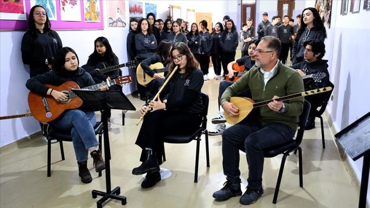 Öğrencilerini stresten uzaklaştırmak için okulda 