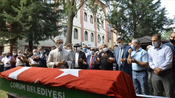 Öğrencisini kurtarmak için boğulan cami imamı sevenlerini üzdü