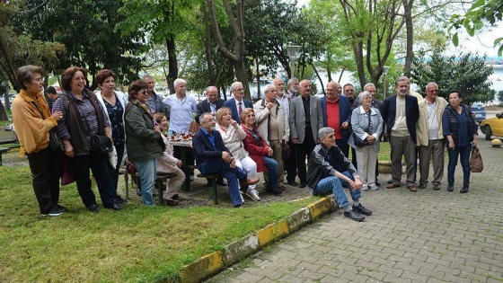 Öğretmenlerini 42 yıl sonra arayıp buldular