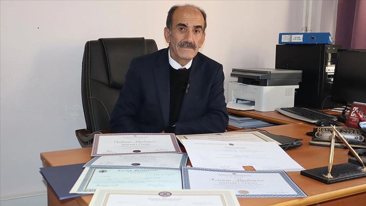 Öğretmenlikten sonra 11 üniversite diploması daha alan müdür örnek oluyor