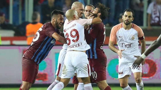 Olcay Şahan ile Sofiane Feghouli'ye üçer maç ceza