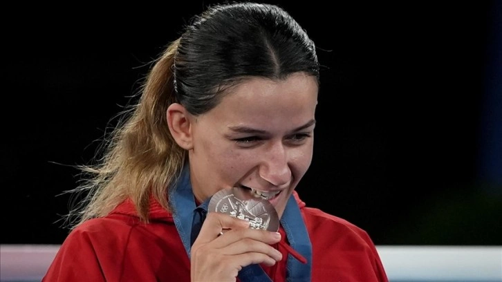 Olimpiyat ikincisi Hatice Akbaş, gümüş madalyanın mutluluğunu yaşıyor