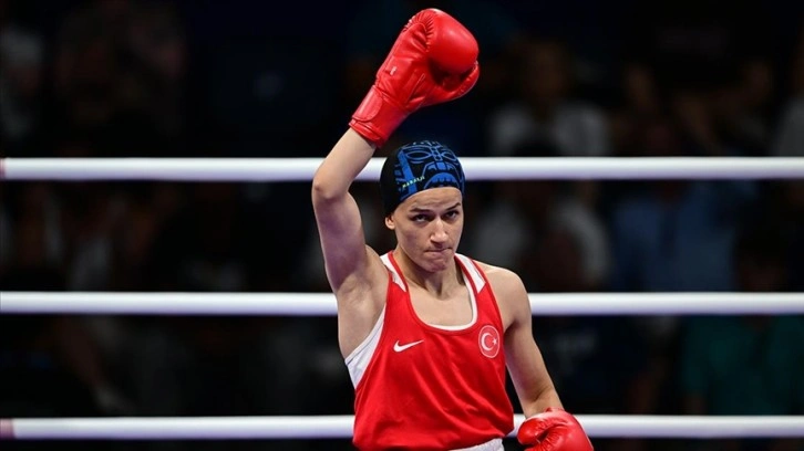 Olimpiyat Oyunları'nda boks branşında 54 kiloda mücadele eden Hatice Akbaş, finale yükseldi