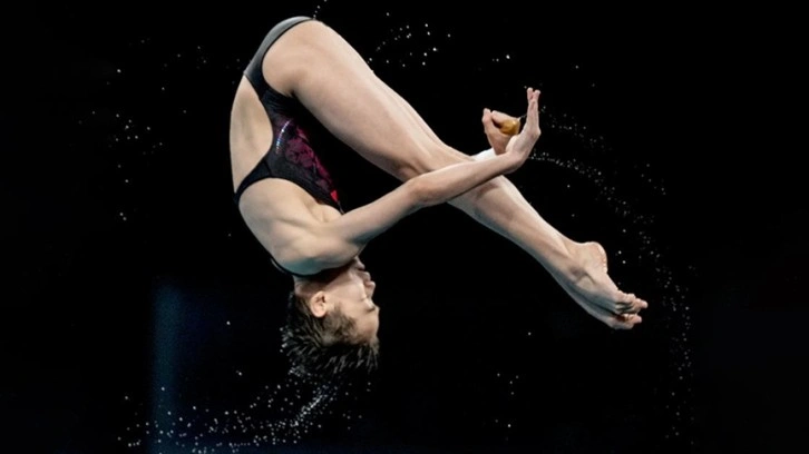 Olimpiyat Oyunları'nda senkronize 10 metre platform atlamada Çinli Hongchan Quan şampiyon oldu