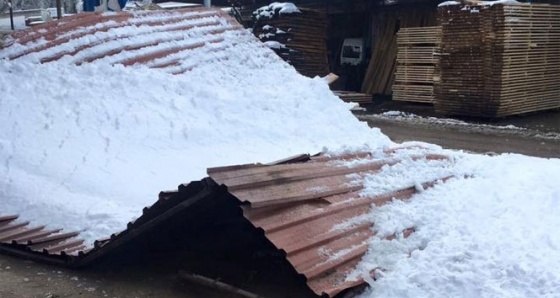 Ordu Fatsa'da iş yeri çatısı çöktü