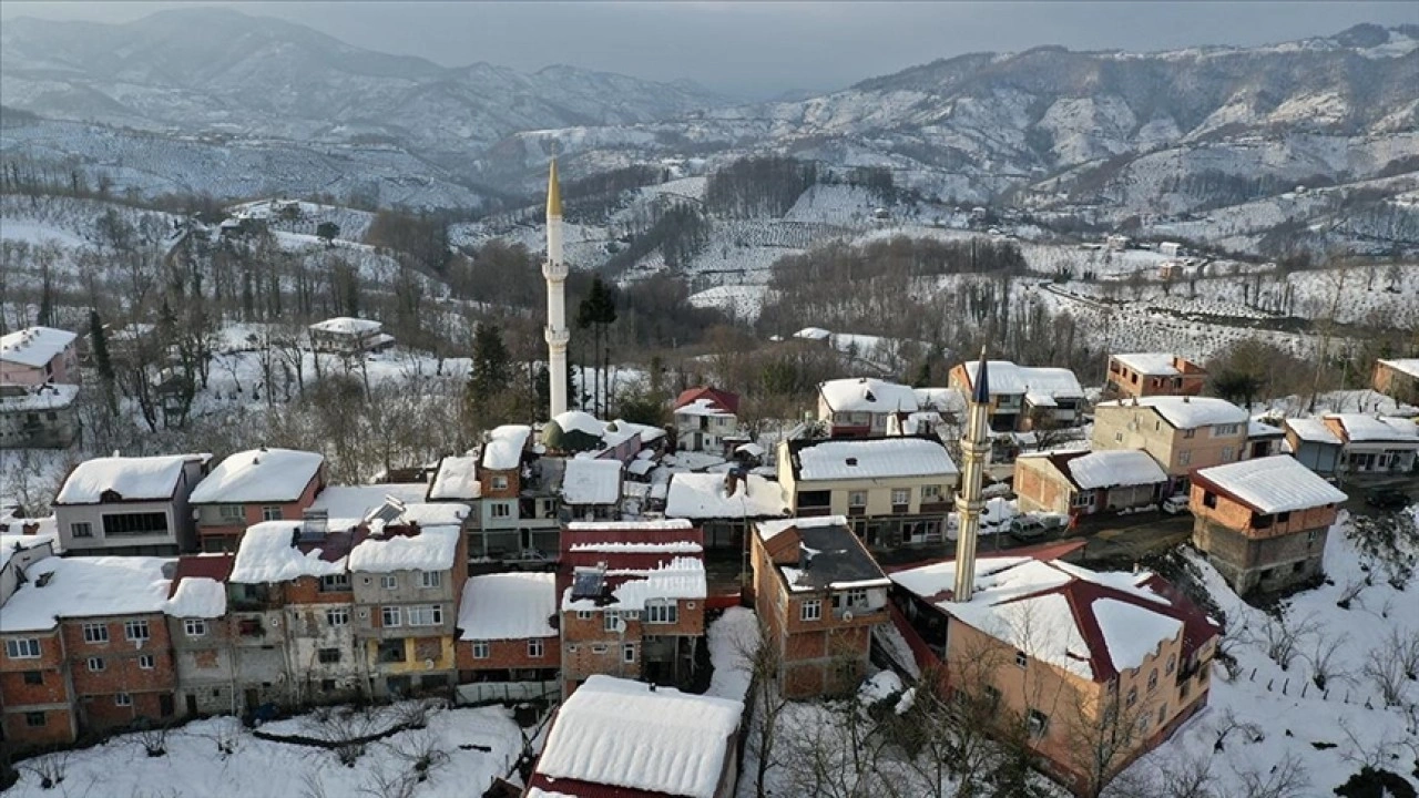 Ordu ile Samsun sınırındaki cadde üzerinde oruçlarını aynı anda açtılar