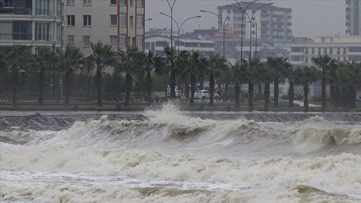 Orta Karadeniz'de kuvvetli rüzgar ve fırtına uyarısı