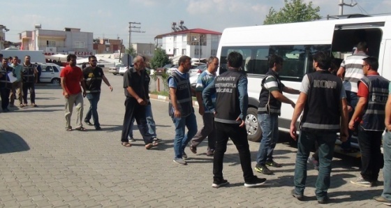 Osmaniye'de FETÖ operasyonu: 17 gözaltı