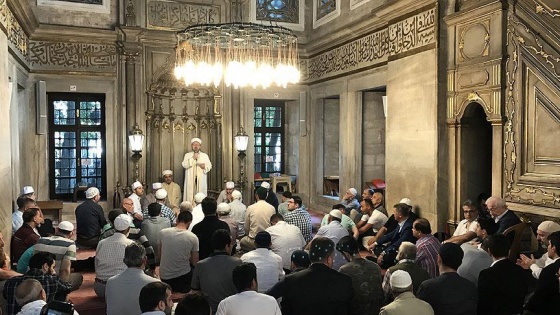 Osmanoğlu ailesi Eyüp Sultan Camisi'nde Kur'an-ı Kerim okuttu