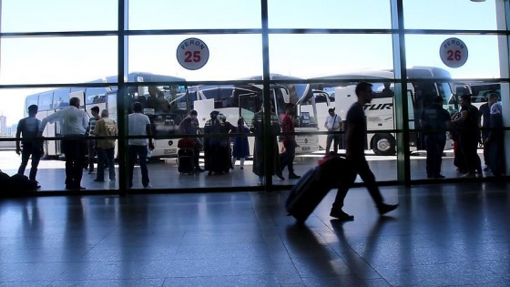 Otobüs biletleri tükendi, ek seferler de doluyor