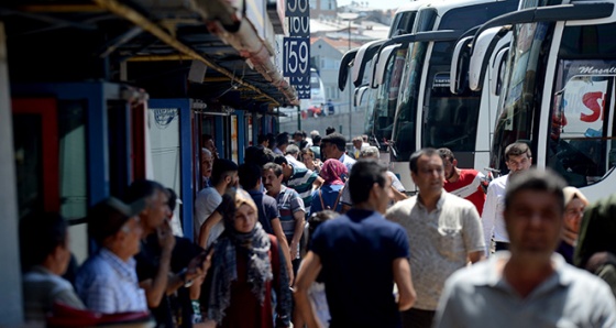 Otogarda gidiş yoğunluğu devam ediyor