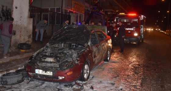 Otomobil alevlere teslim oldu |İzmir haberleri