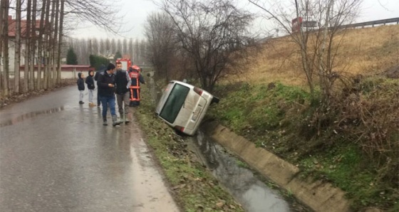 Otomobil şarampole uçtu 1 kişi yaralı