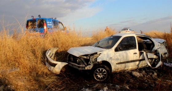 Otomobil tarlaya uçtu: 1 ölü, 5 yaralı