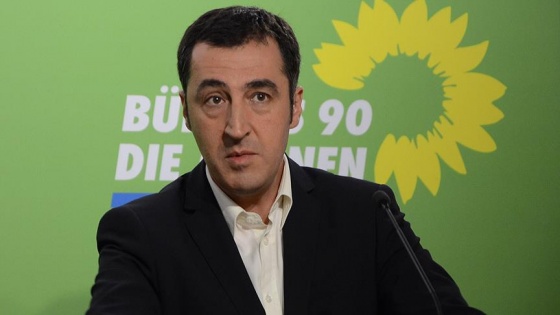 Alman vekil Cem Özdemir'e verilen fahri doktora unvanı geri alındı