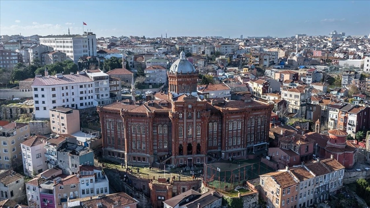 Özel Fener Rum Ortaokulu ve Lisesi ziyarete açıldı