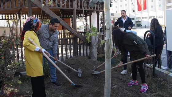 Özel Harekat Daire Başkanlığı bahçesine şehitler anısına fidan dikildi