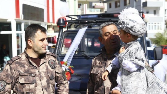 Özel Harekat otizmli küçük Umut'u sünnet ettirdi