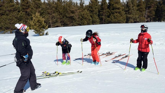 Özel sporcular 2 bin 500 rakımda idmanda