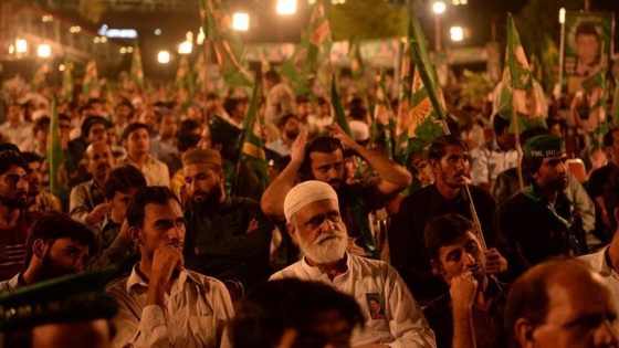 Pakistan'da partiler seçimin yenilenmesi için protestolar düzenleyecek