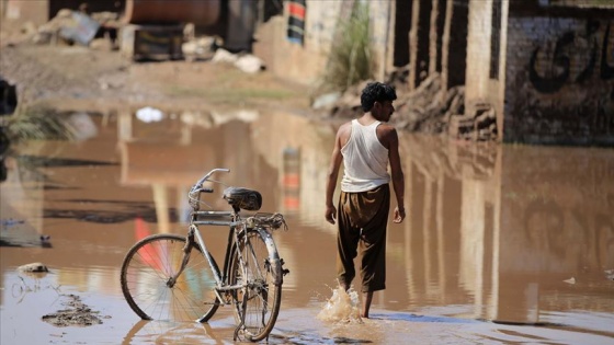 Pakistan'da şiddetli yağışlarda 24 kişi öldü